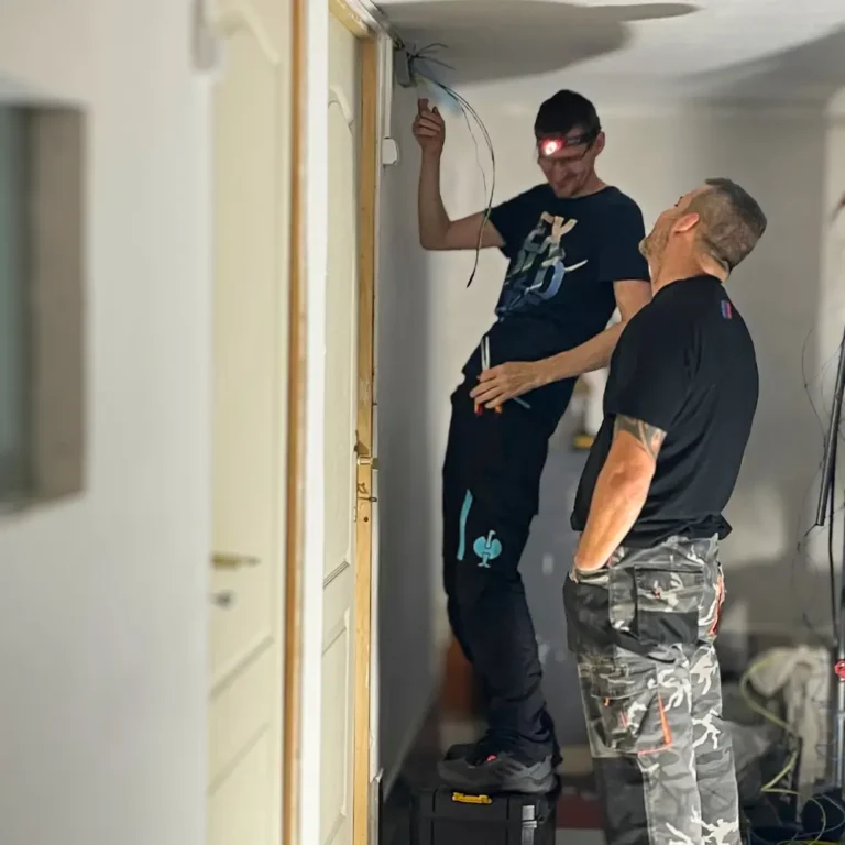 soma és miki villanyszerelés önkéntesség